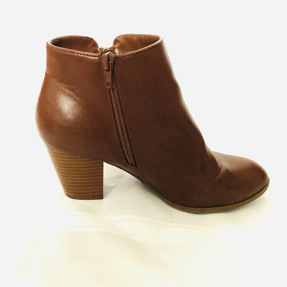 Ankle Booties- Size 7.5 - Picture 4 of 6